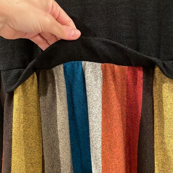 Long Sleeve multi-colored fall dress with pockets size medium - Picture 5 of 8
